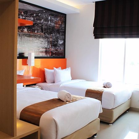 Bliss Soetta Hotel Семаранг Экстерьер фото