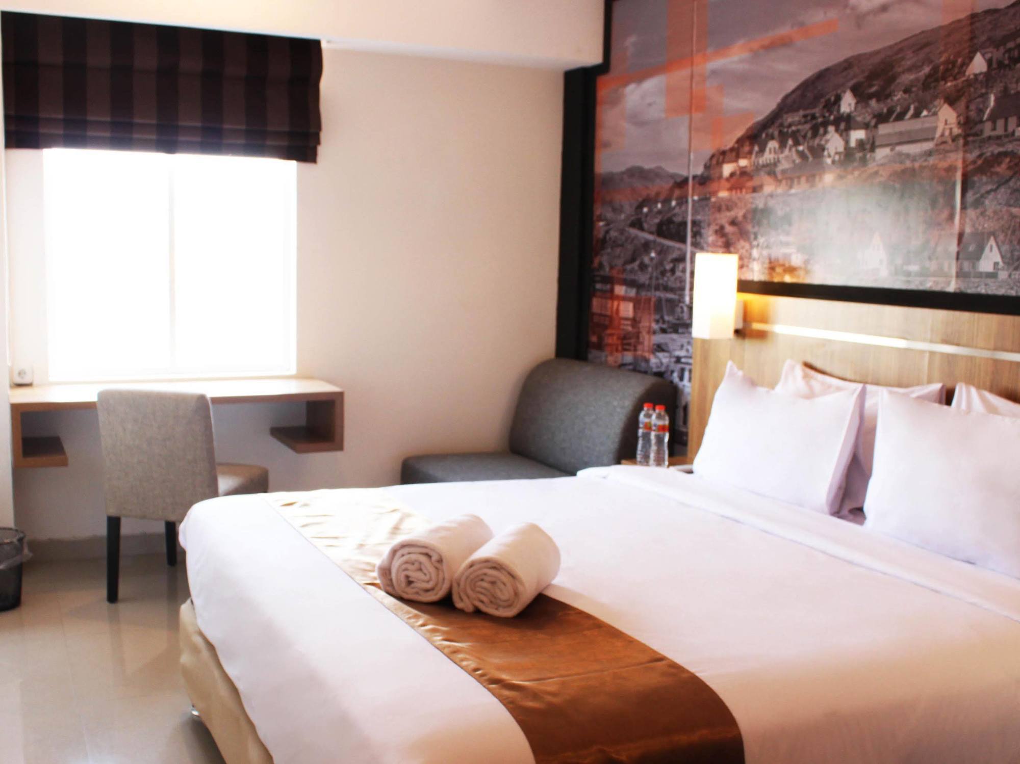 Bliss Soetta Hotel Семаранг Экстерьер фото
